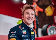 雷火电竞网站-阿斯顿马丁轻取迈凯伦，汉密尔顿扛起全队