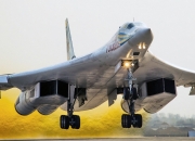 雷火电竞亚洲先驱-时空错位之战浓眉身披费城战袍？无解攻防率队掀翻雄鹿！