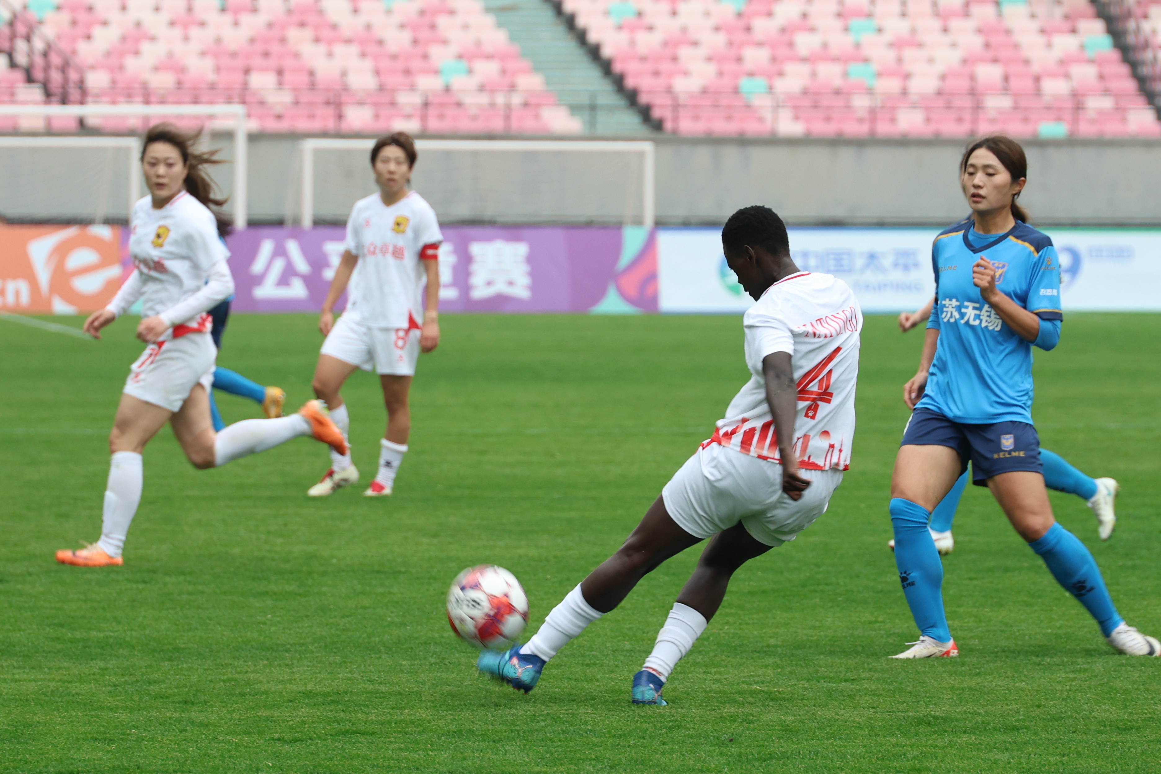 包含中国女足联赛上的硬战,国足势不可挡的词条 包含中国女足联赛上的硬战,国足势不可挡的词条