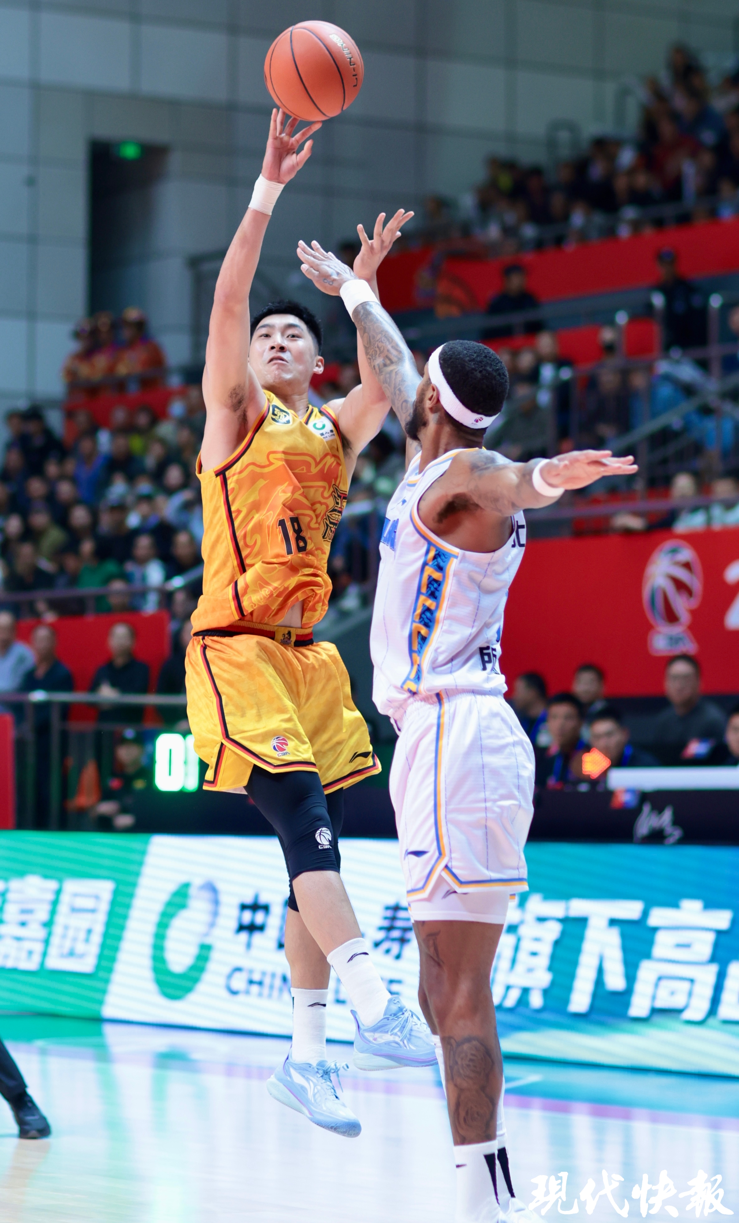 江苏男篮主场大胜浙江队,实力碾压对手 江苏男篮主场大胜浙江队,实力碾压对手