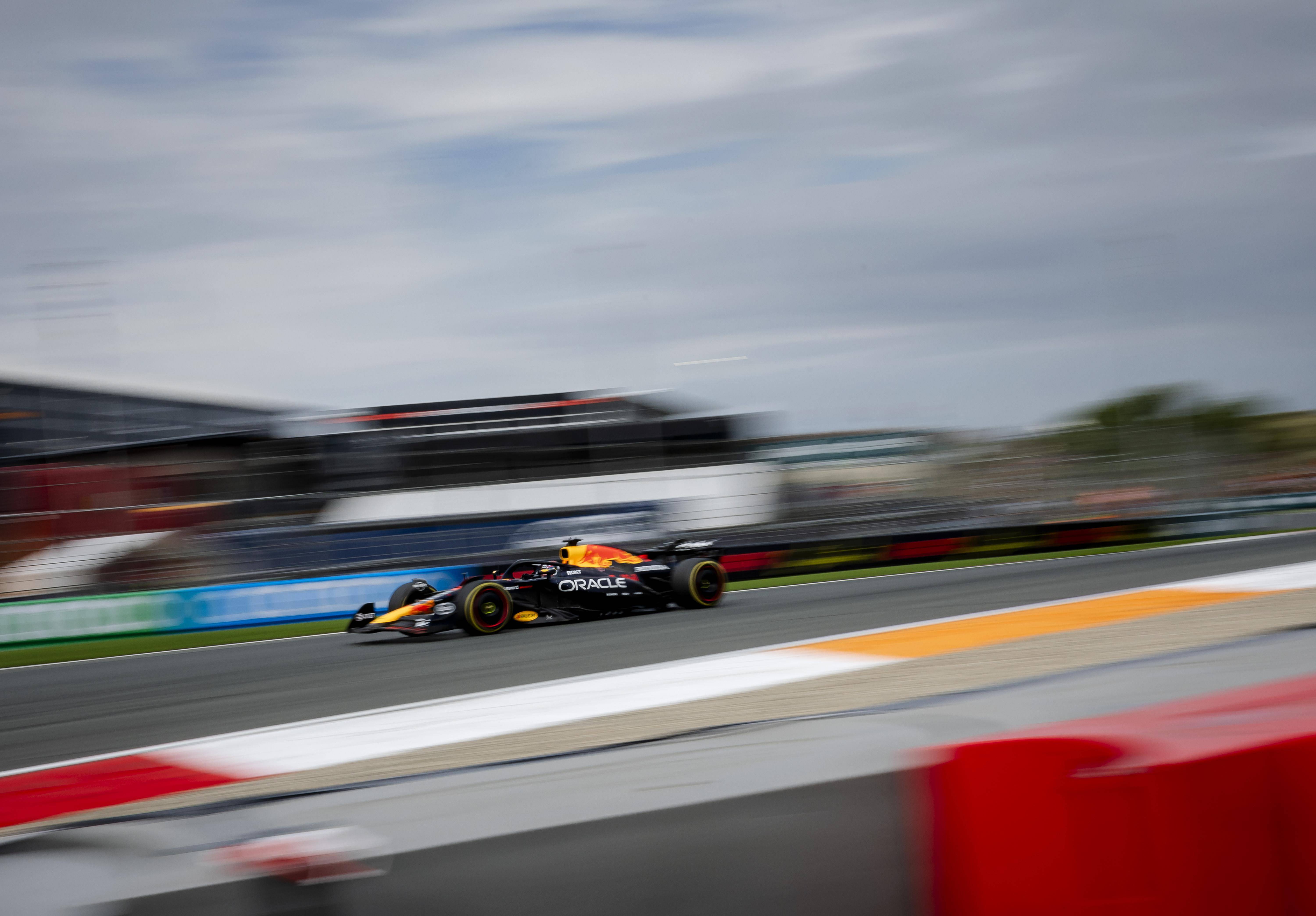 迈凯伦鏖战法拉利，皮亚斯特里刷新纪录的简单介绍