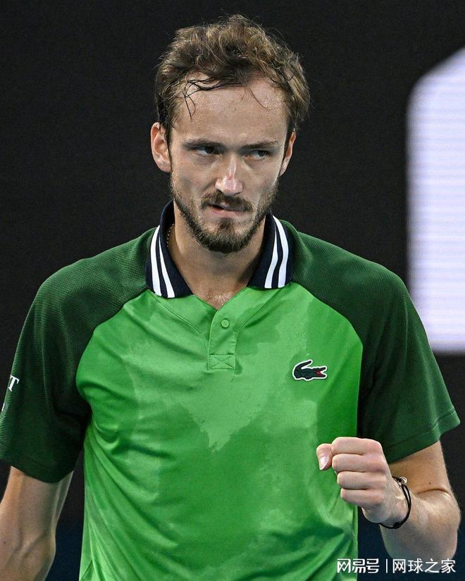 包含美国网球队碾压欧洲网球队,梅德韦杰夫完成帽子戏法的词条 包含美国网球队碾压欧洲网球队,梅德韦杰夫完成帽子戏法的词条